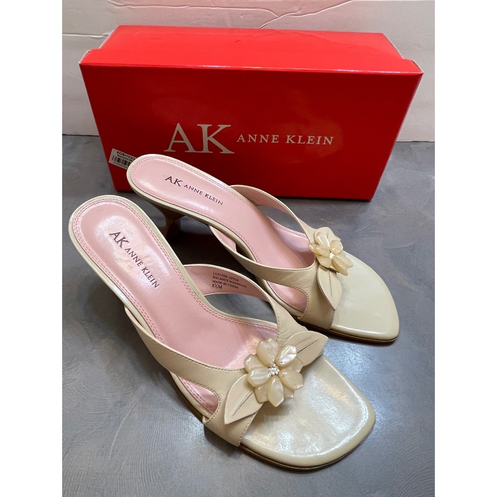 Anne Klein Izzy AK Sandal Women 8.5 Cream Excellent Leather Flower Kitten Heel